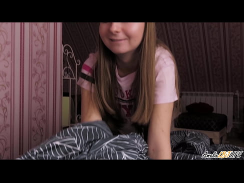 ❤️ Blondie thith thellë BFF-në e saj dhe merr spermë në gojën e saj Porno e vështirë tek ne ❌️❤