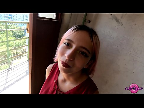 ❤️ Sensual student thith një të huaj në pjesën e jashtme - sperma në fytyrën e tij Porno e vështirë tek ne ❌️❤